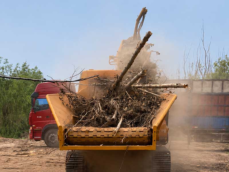 Tub Grinder vs. Horizontal Grinder: Which One is Right for Your Waste Processing Business?